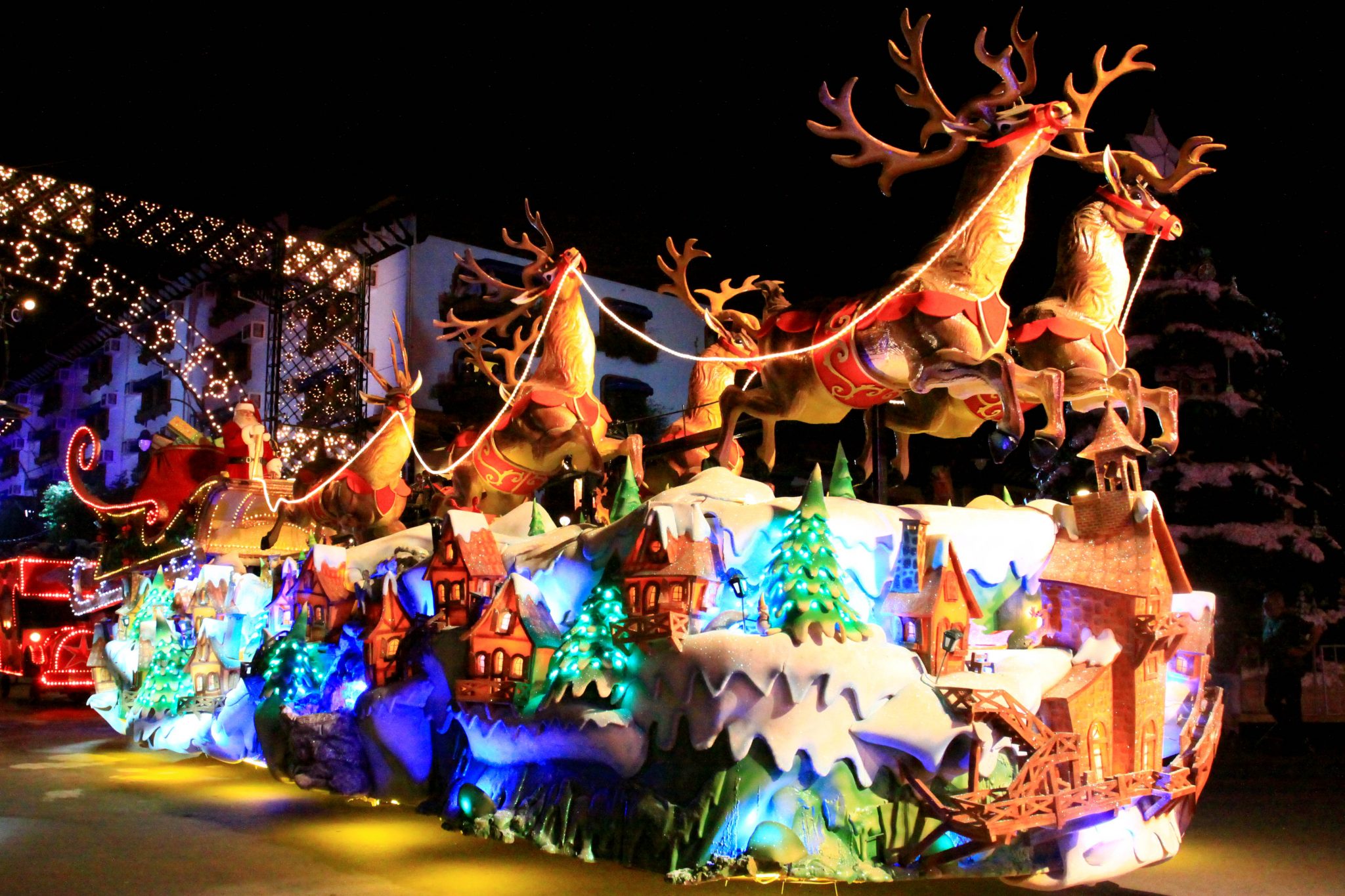 Gramado já está sendo decorada para o 36º Natal Luz - Portal Leouve